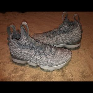 Nike Lebron 15 Metallic Grey Sz 8.5